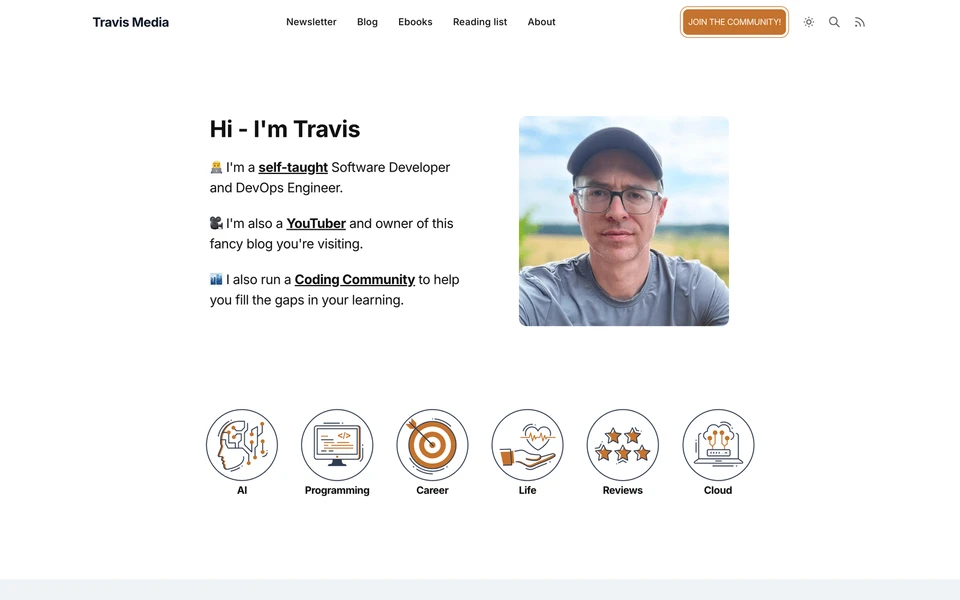 Screenshot of Travis.Media